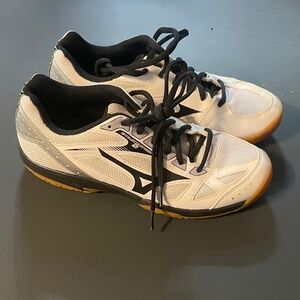 Mizuno Women's Size 9 Volleyball/Court Shoes